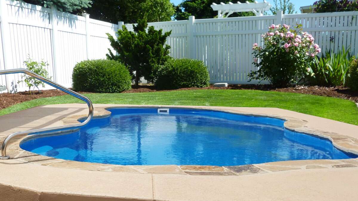 Cabo Fiberglass Pool The Cabo, medium-sized Fiberglass Pool measures 33′ x 16′