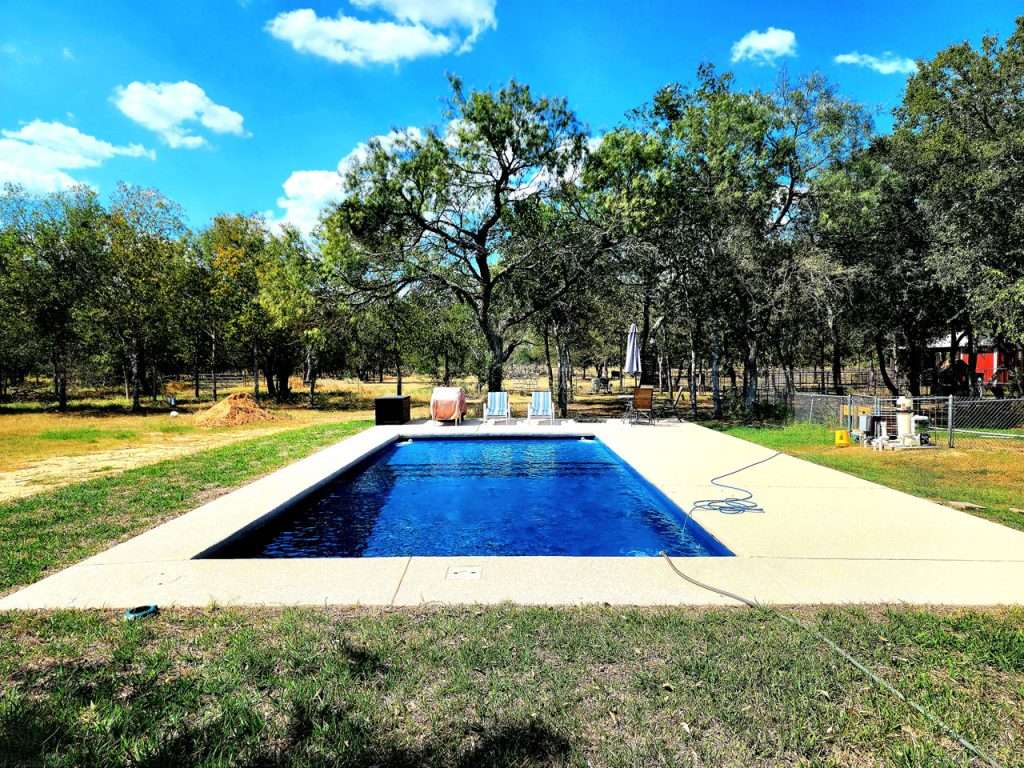 MALIBU style fiberglass pool MALIBU style fiberglass pool