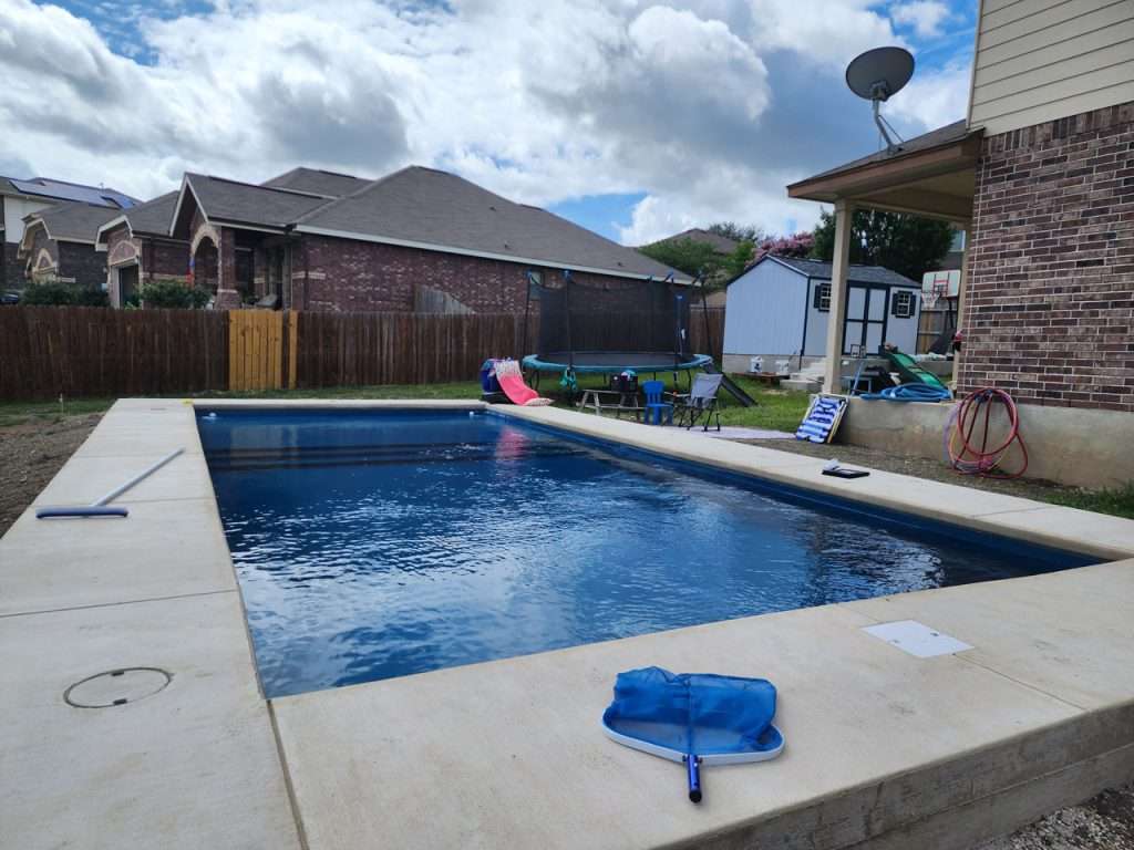 MALIBU style fiberglass pool MALIBU style fiberglass pool