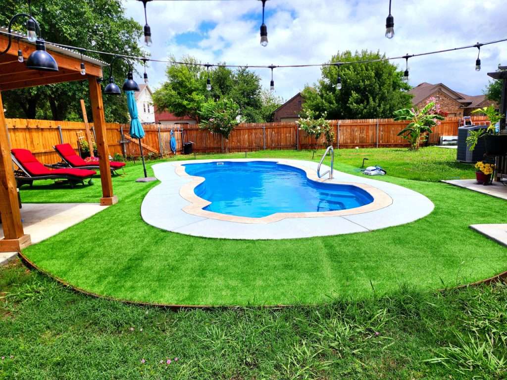MALIBU style fiberglass pool MALIBU style fiberglass pool